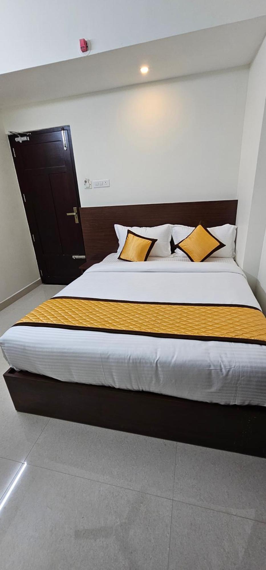 Blueway Residency Downtown Hotel Thiruvananthapuram Εξωτερικό φωτογραφία