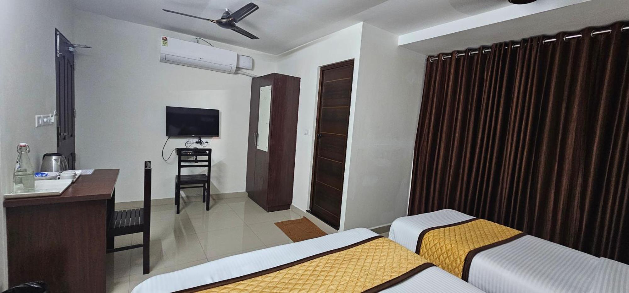 Blueway Residency Downtown Hotel Thiruvananthapuram Εξωτερικό φωτογραφία